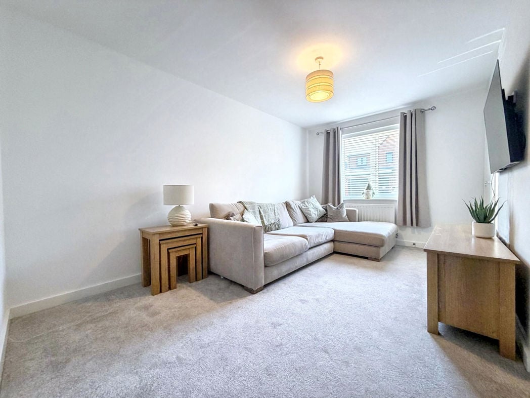 Property image 2 of 19