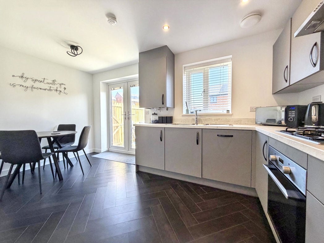 Property image 4 of 19