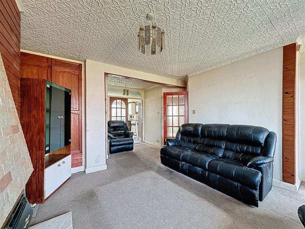 Property image 3 of 17