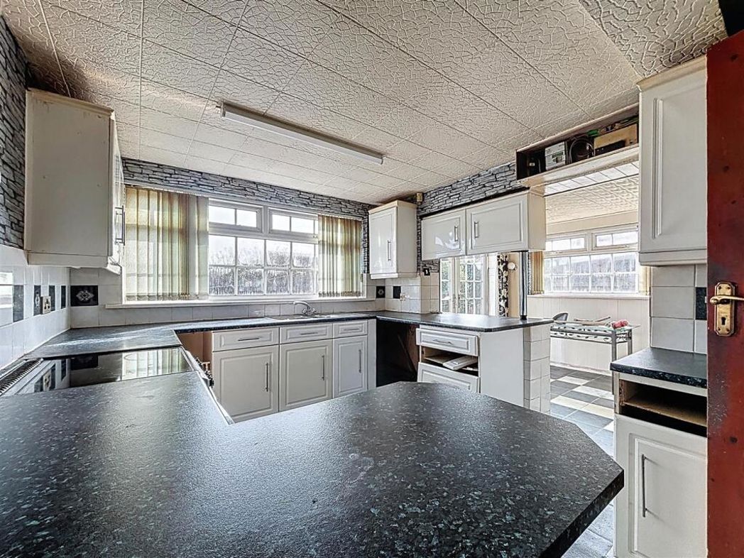 Property image 6 of 17