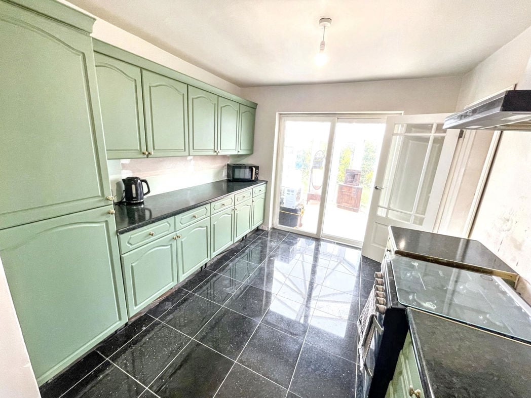 Property image 8 of 14