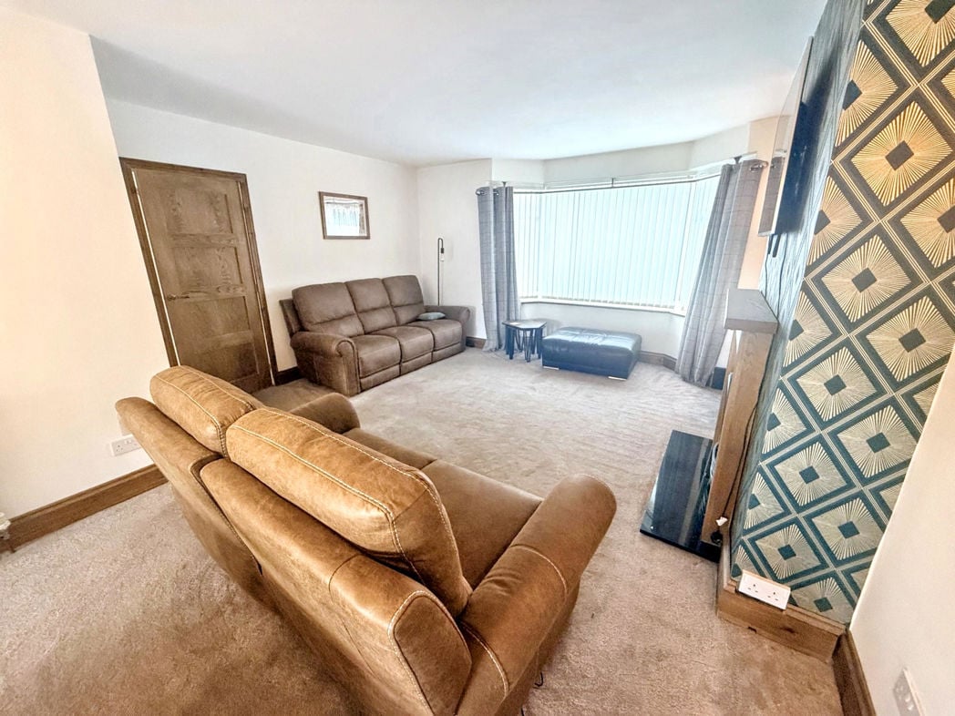 Living Room / Dining Room