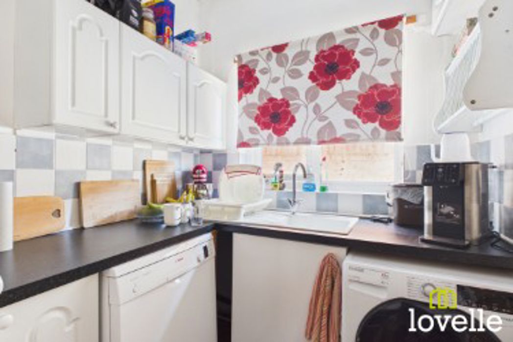 Property image 11 of 14