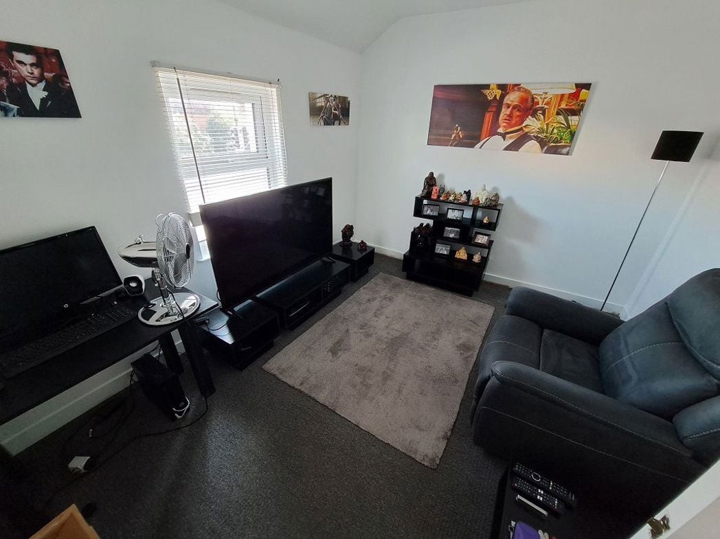 Property image 2 of 7
