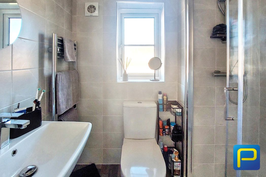 Property image 16 of 24