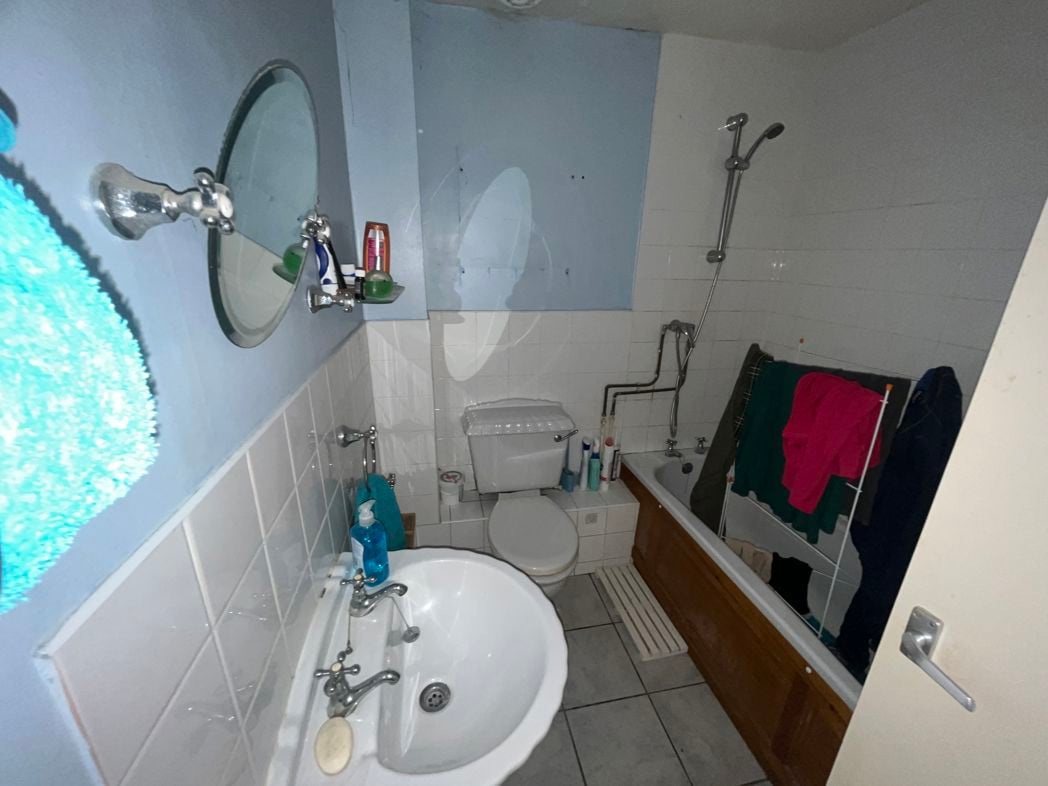 Property image 8 of 16