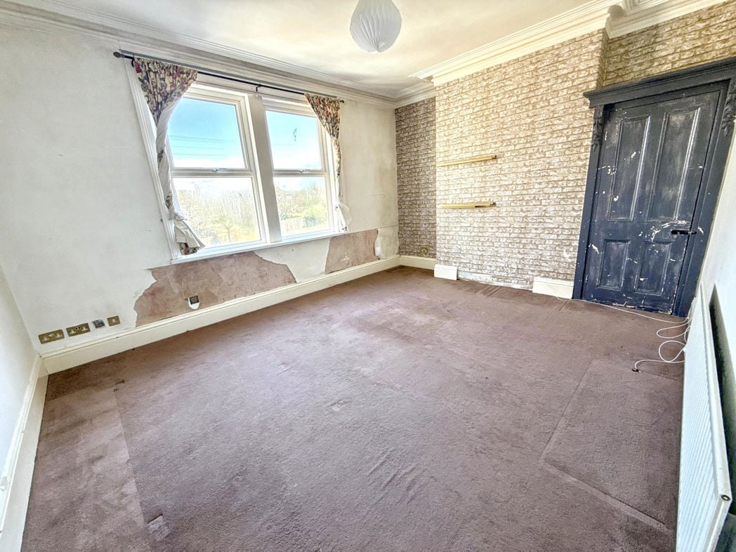 Property image 12 of 17