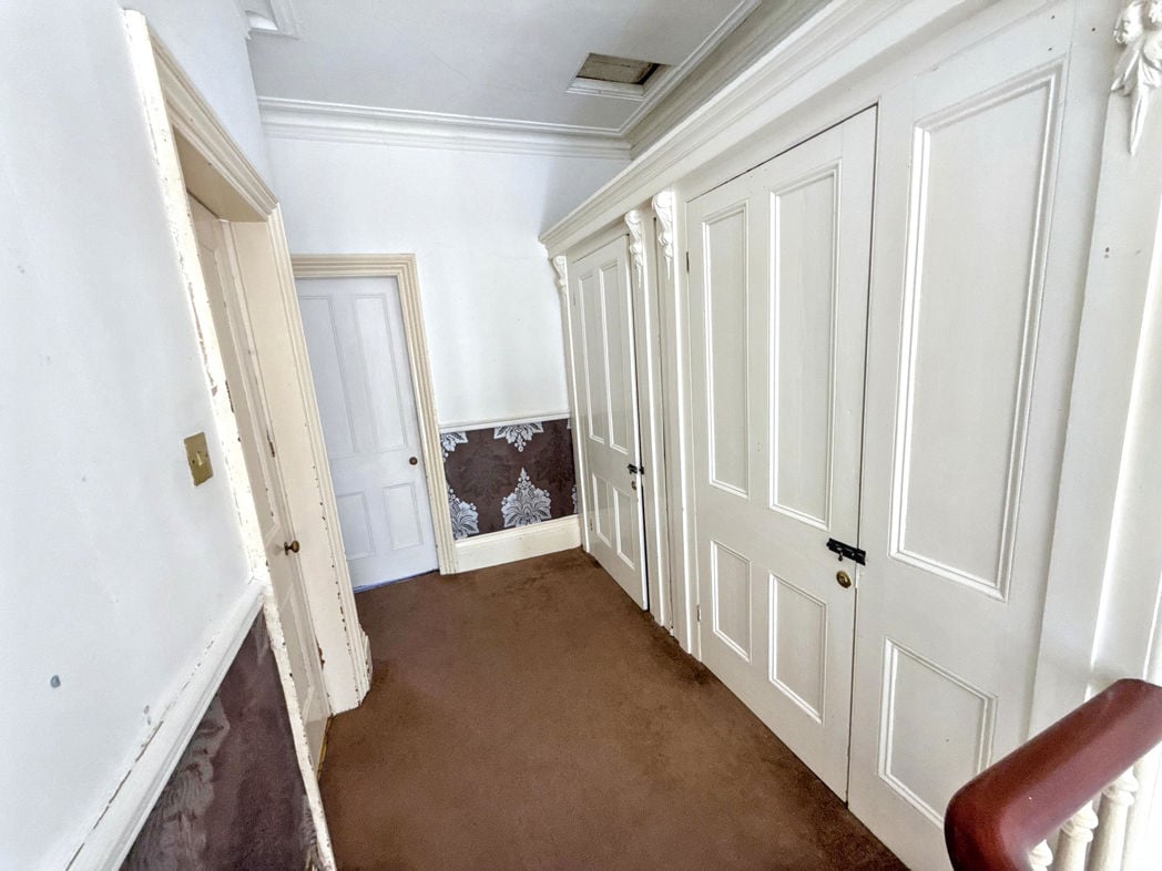 Property image 11 of 17
