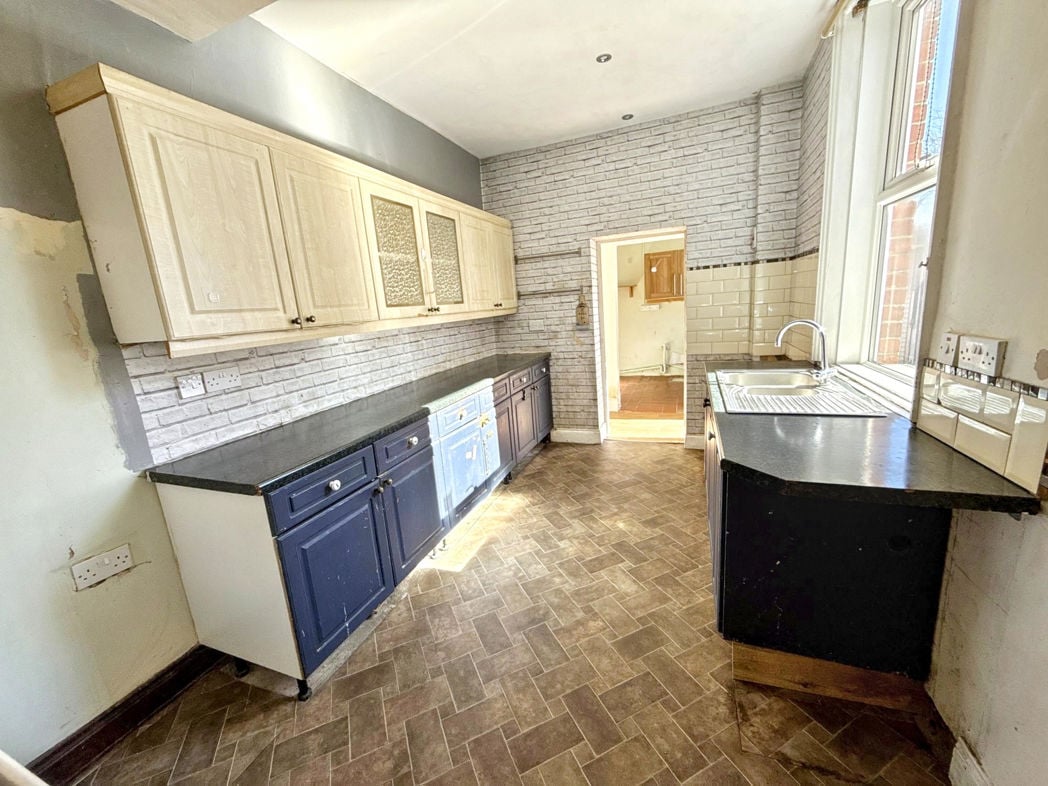 Property image 5 of 17