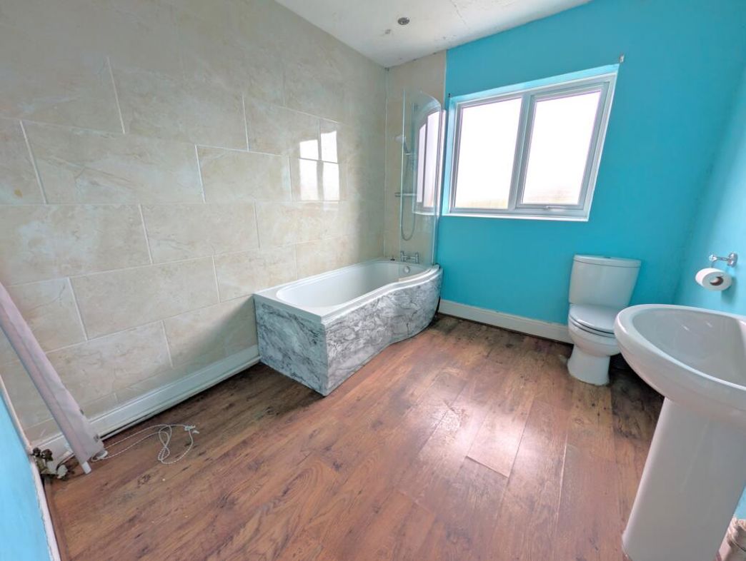 Property image 12 of 18
