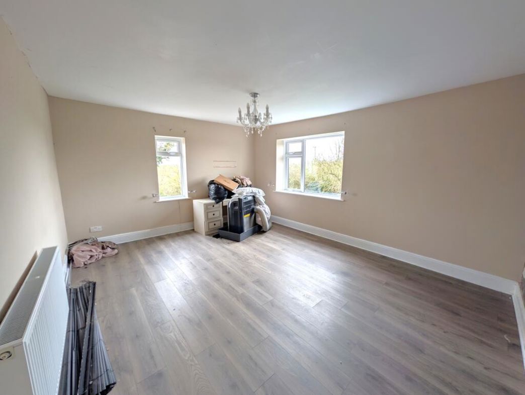 Property image 8 of 18