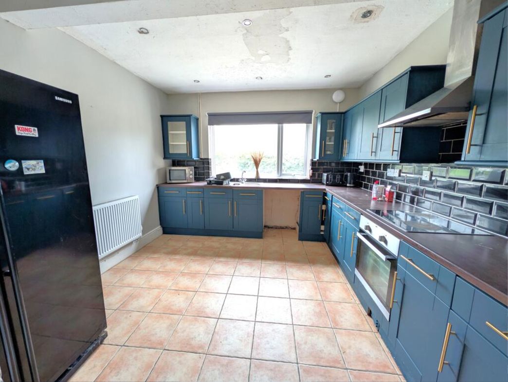 Property image 2 of 18