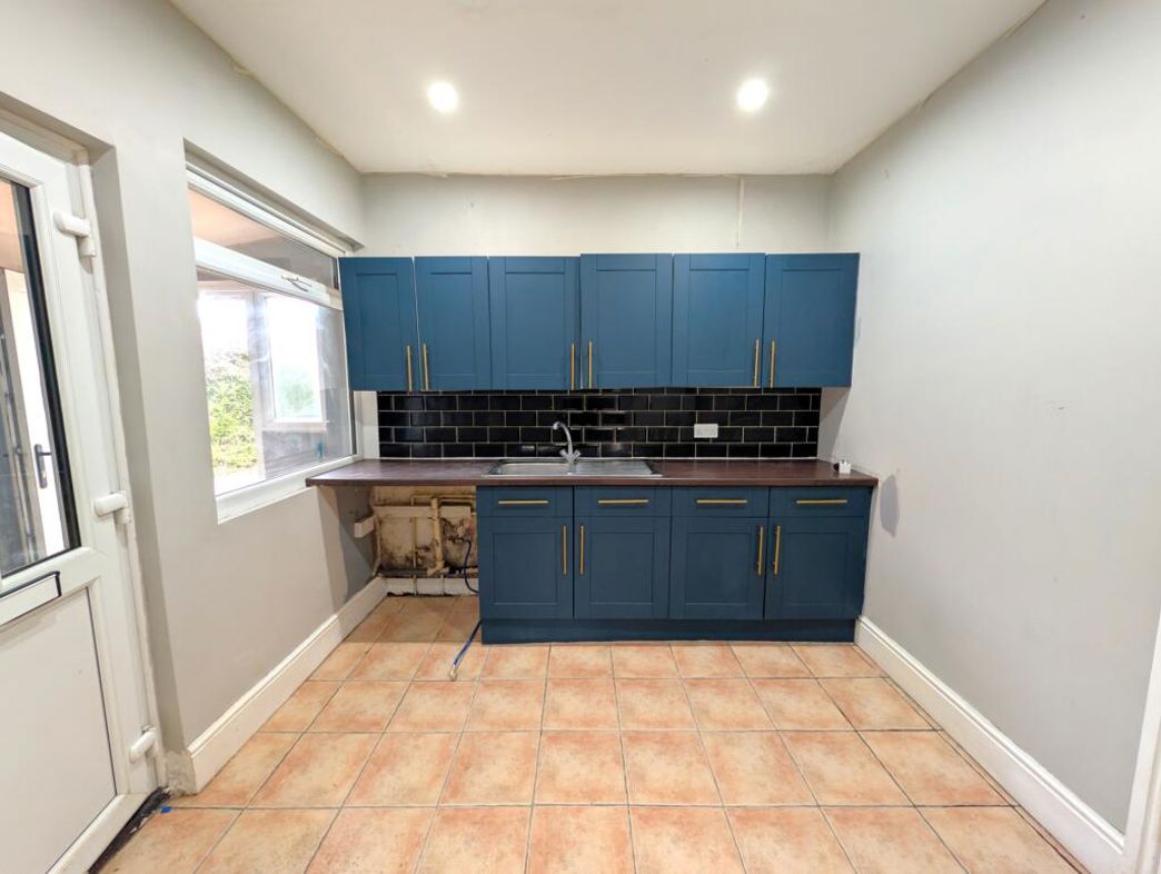 Property image 3 of 18