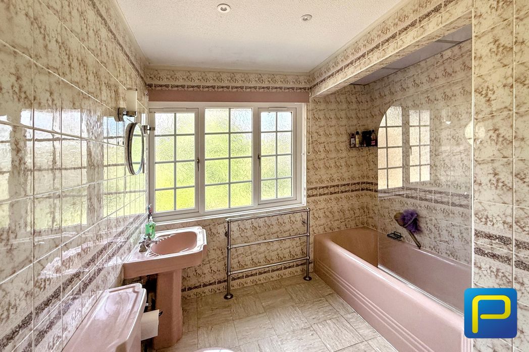 Property image 27 of 44