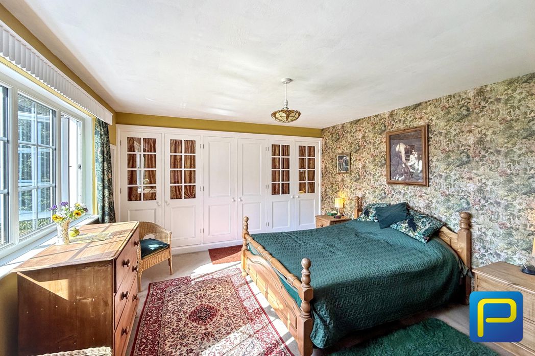 Property image 23 of 44
