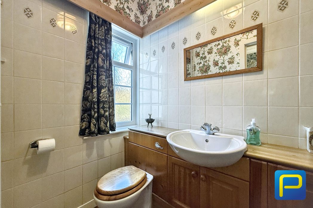 Property image 17 of 44