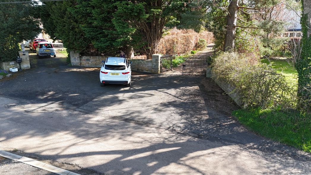 Property image 32 of 44