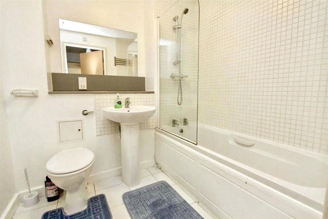 Property image 7 of 9