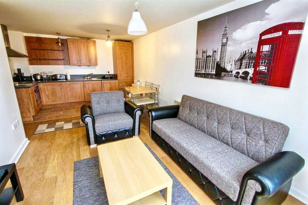 Property image 2 of 9