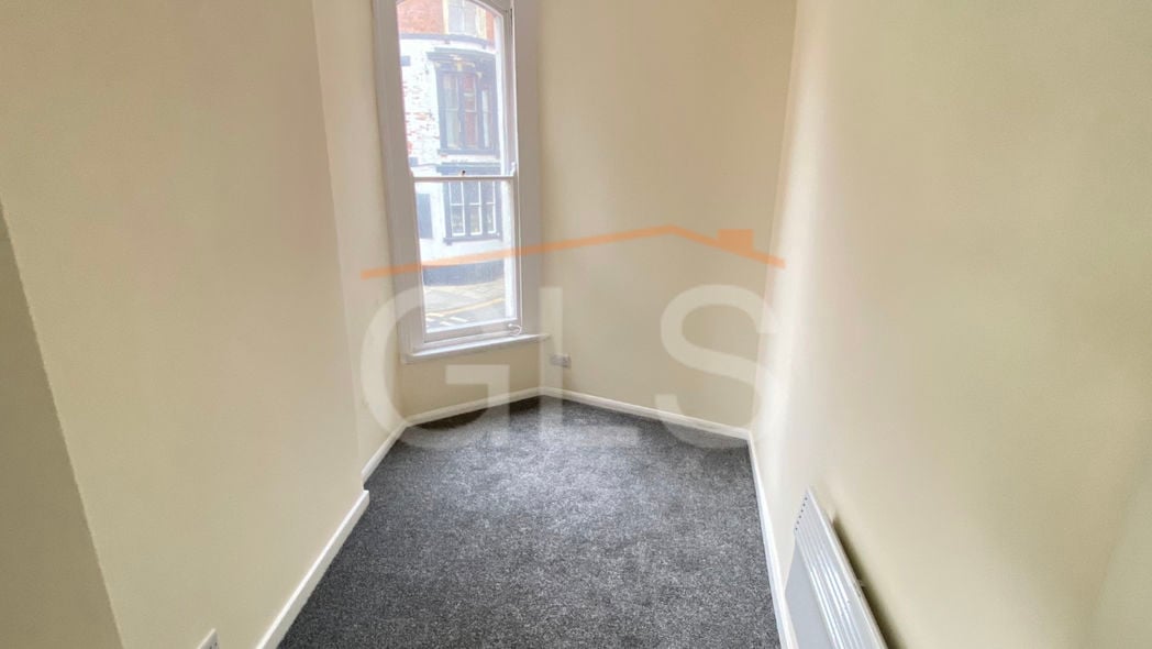Property image 4 of 13