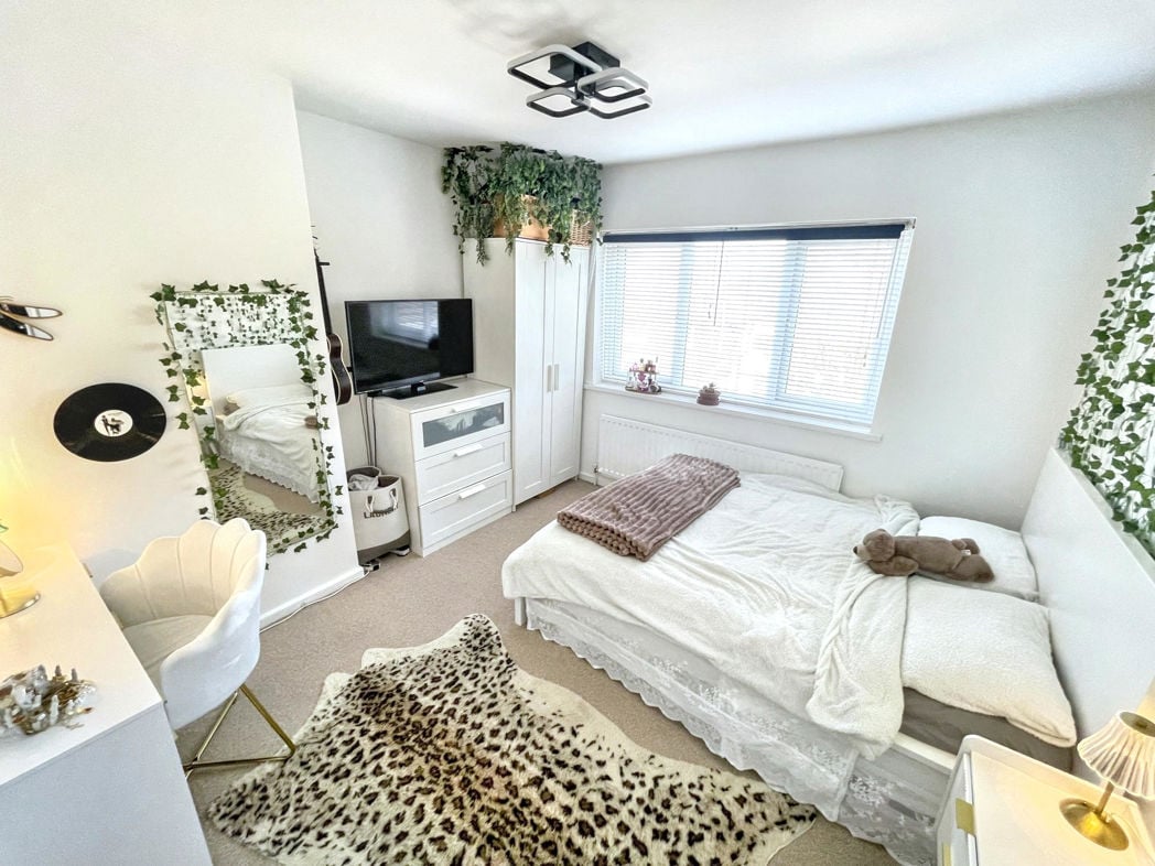Property image 10 of 15