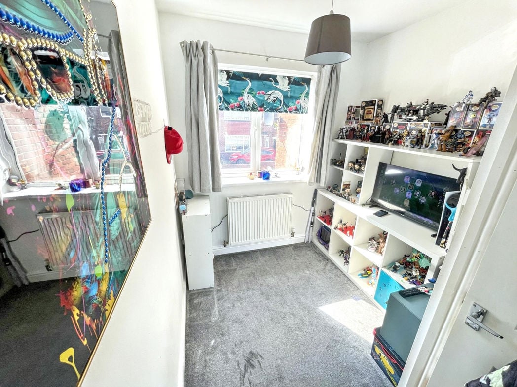 Property image 11 of 15