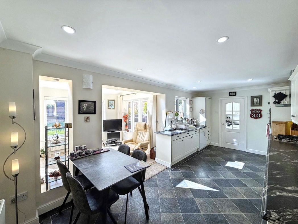 Property image 6 of 26