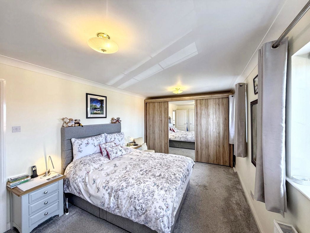 Property image 14 of 26