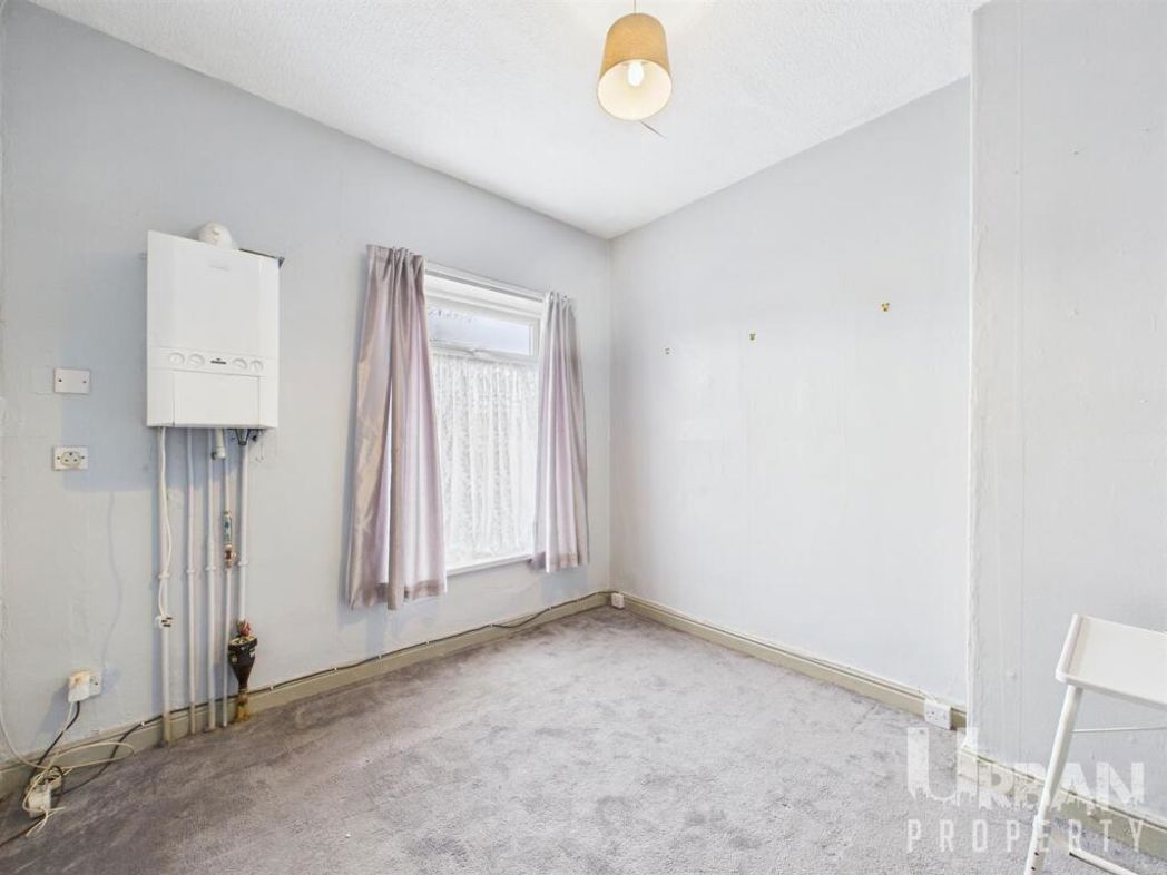 Property image 4 of 11
