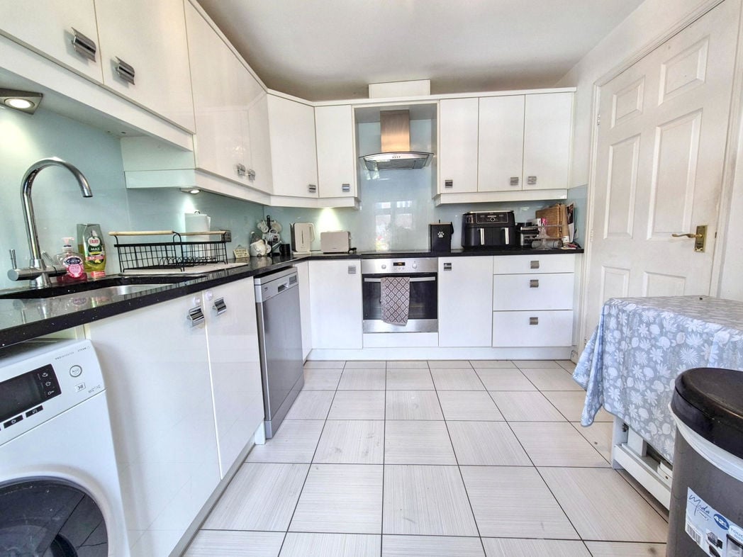 Property image 3 of 20
