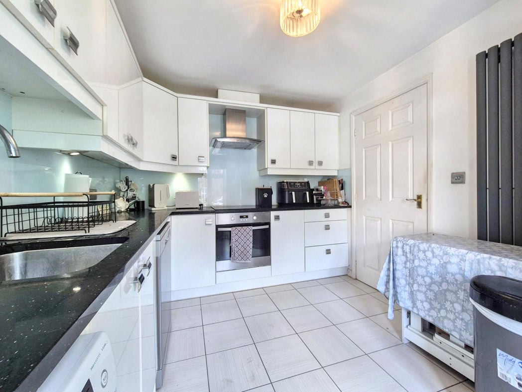 Property image 8 of 20