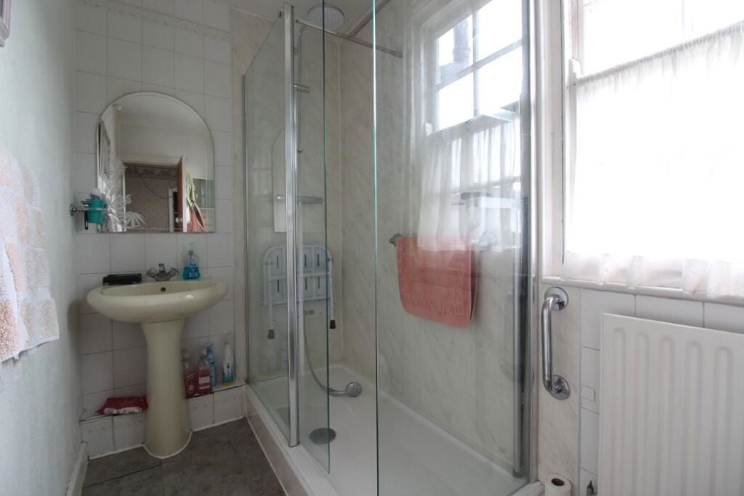Property image 11 of 12