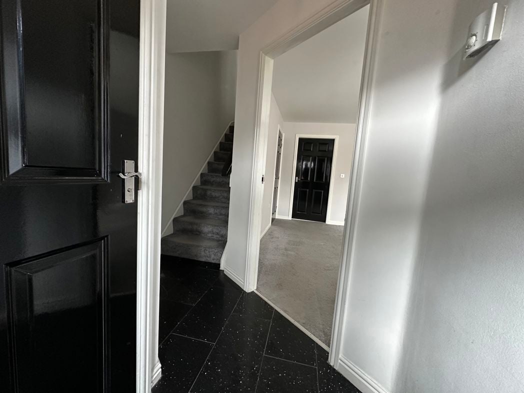 Property image 3 of 18