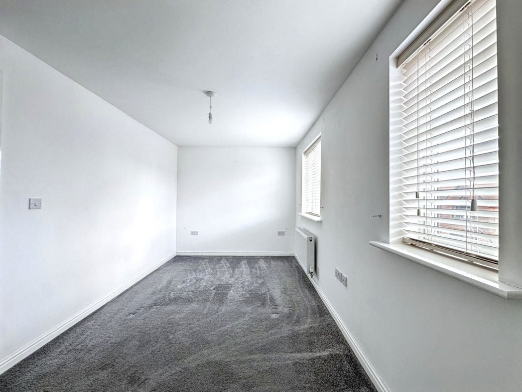 Property image 11 of 18