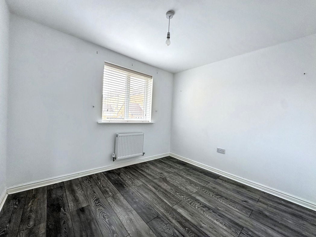 Property image 12 of 18