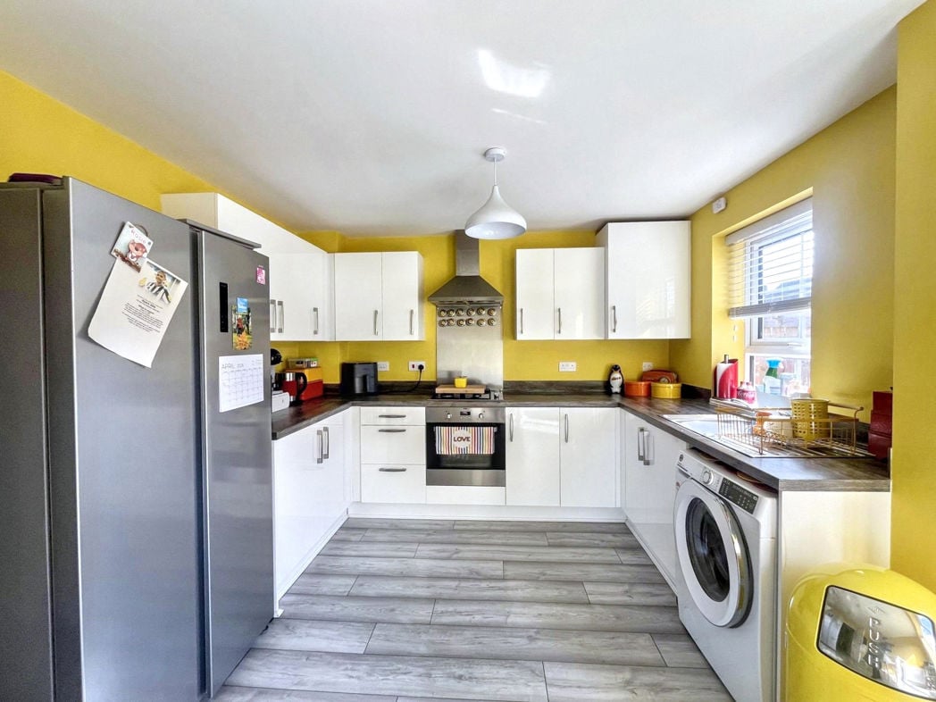 Property image 4 of 12