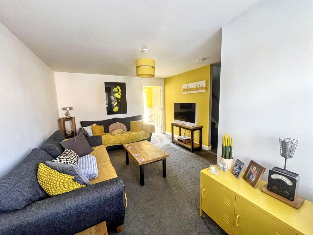 Property image 3 of 12