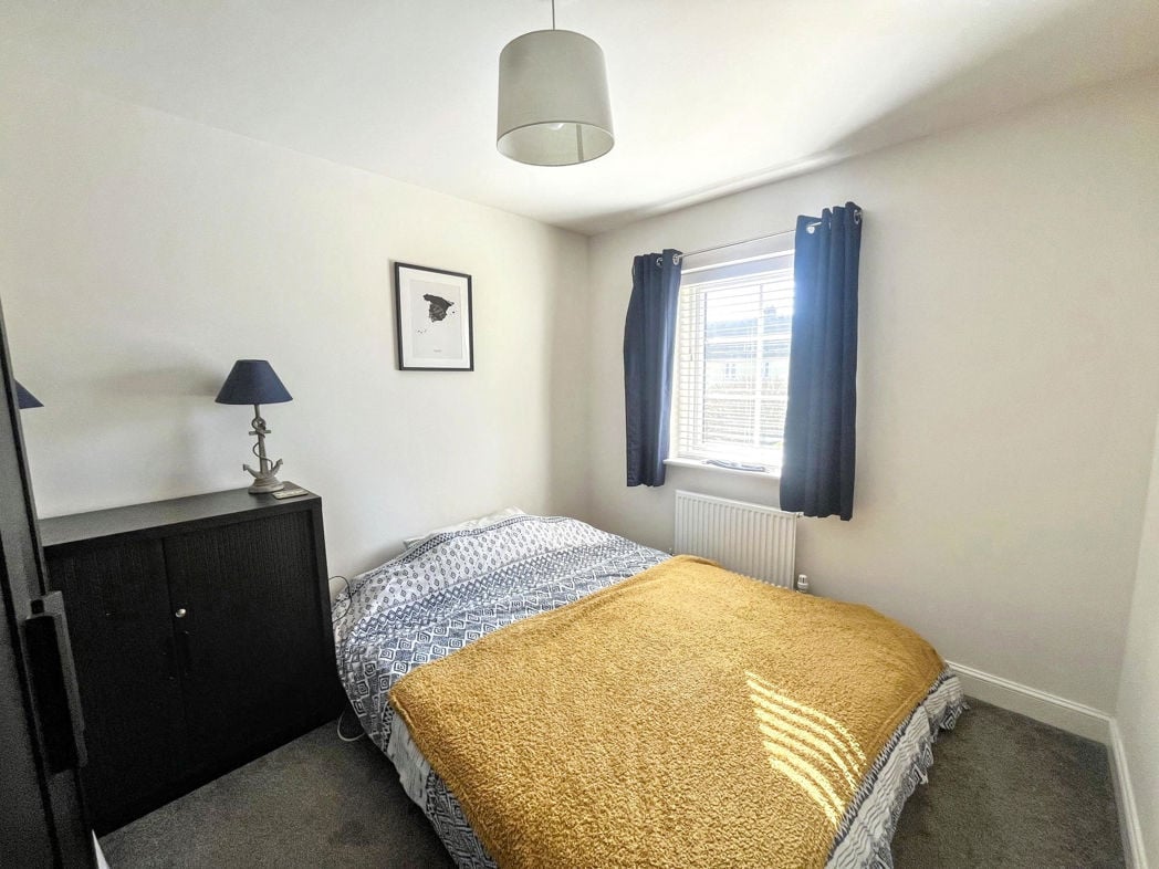 Property image 8 of 12