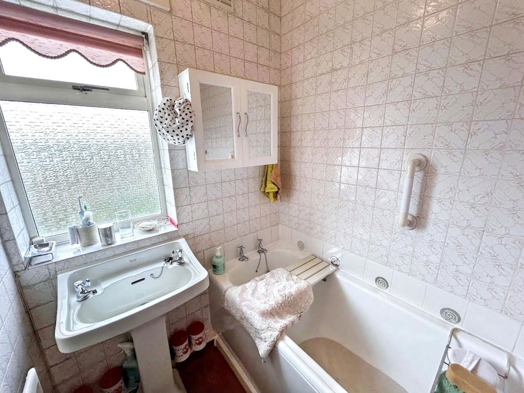 Property image 11 of 18