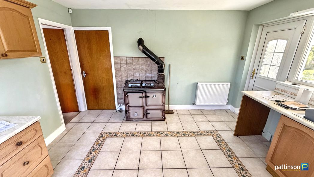 Property image 11 of 33