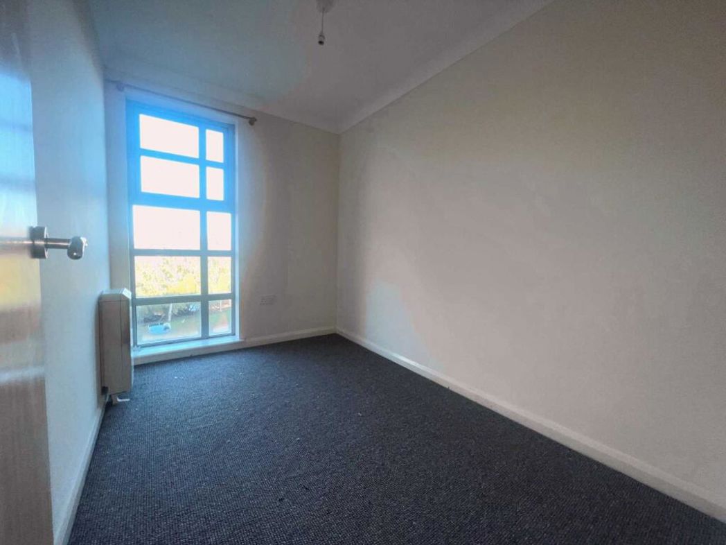 Property image 4 of 9