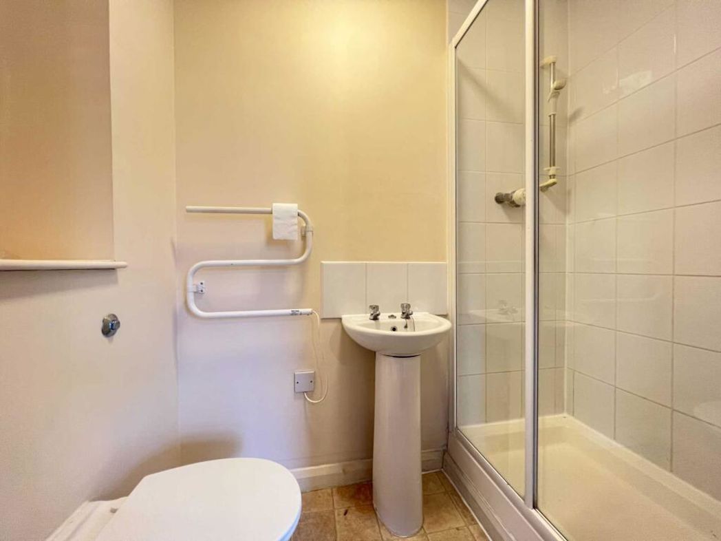 Property image 5 of 9