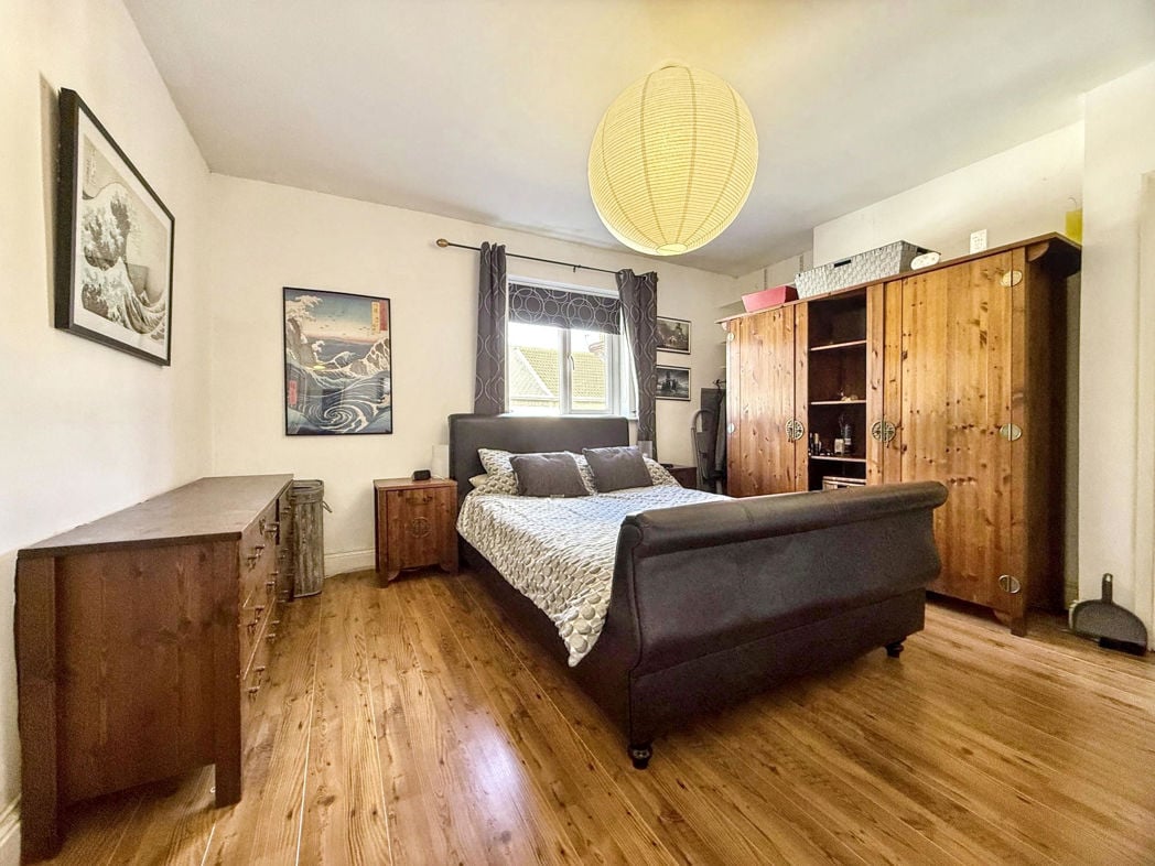 Property image 12 of 18