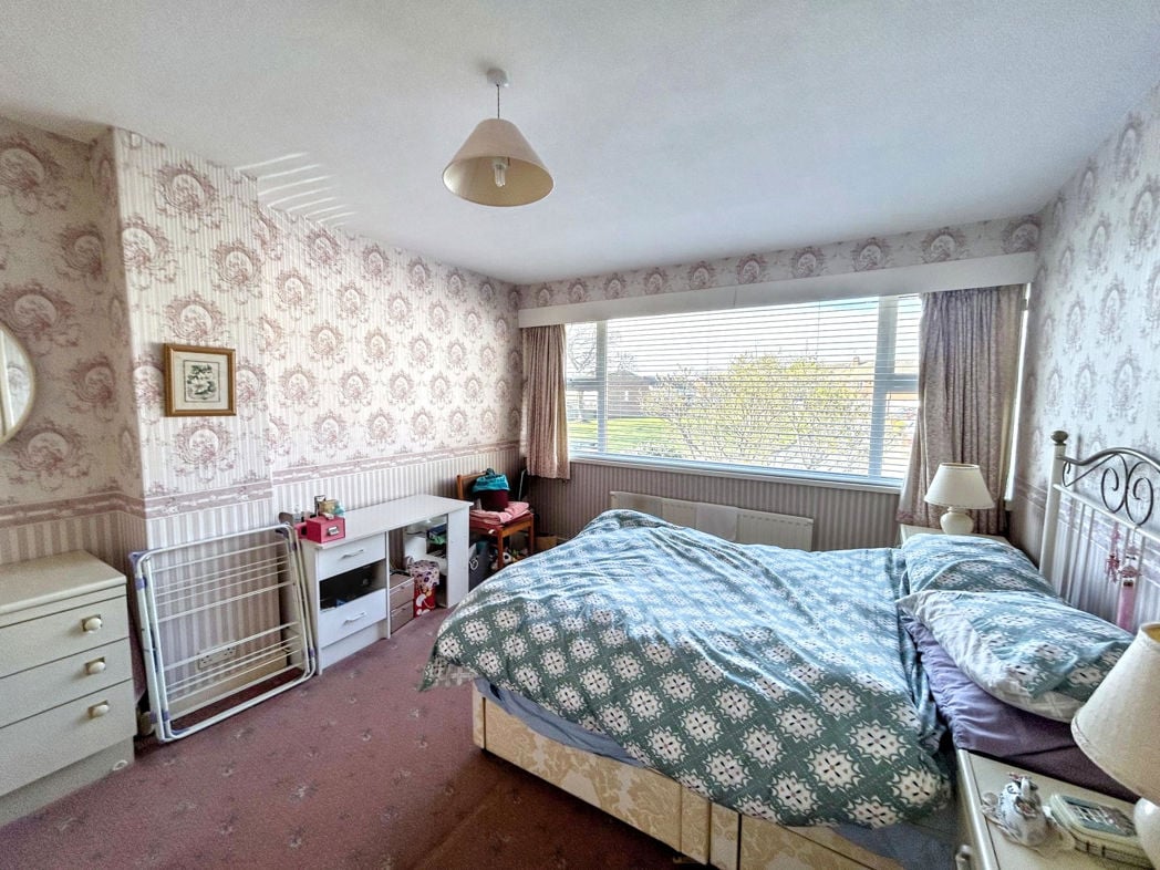 Property image 11 of 17