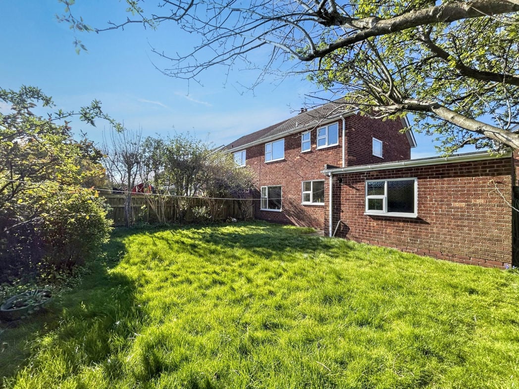 Property image 15 of 17