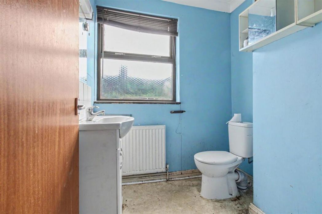 Property image 2 of 14