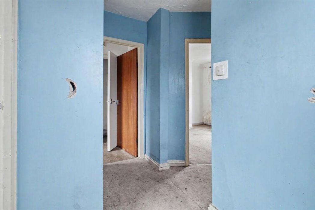 Property image 5 of 14