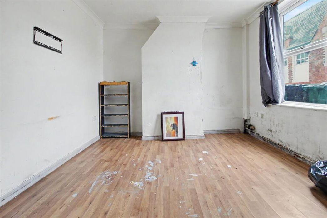 Property image 8 of 14