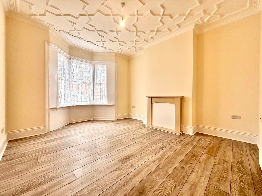 Property image 3 of 8