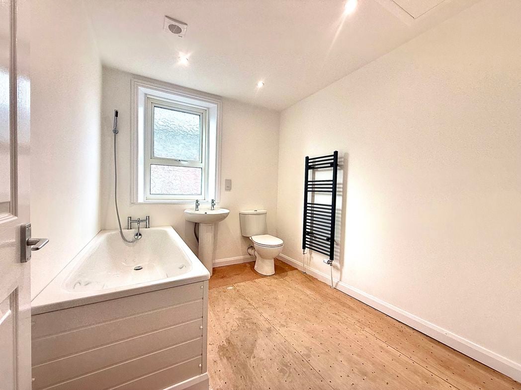 Property image 8 of 8